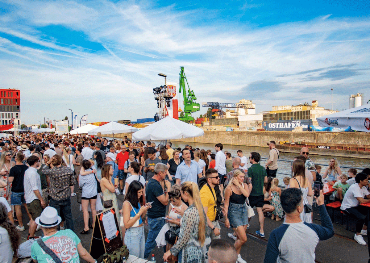 2026-07_Osthafen-Festival-Besucher
