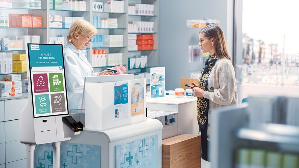Digitale Kunden-Service-Station mit Touch-Funktion verbindet digitales Marketing am POS mit Deinen digitalen Online-Marketingaktivitäten