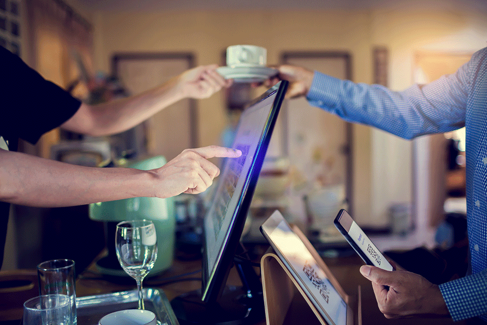 Digital Signage im Café - als Menükarte mit QR-Code